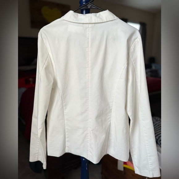 Maurices Classic White Blazer, Size XL - Picture 9 of 11